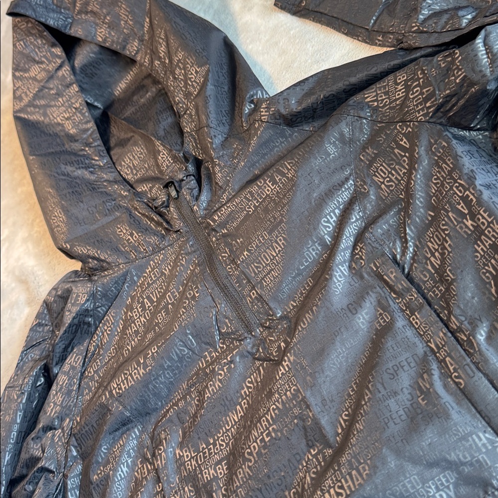 NWOT Gymshark Speed 1/4 Zip Cropped Hoodie Jacket Black Size Small